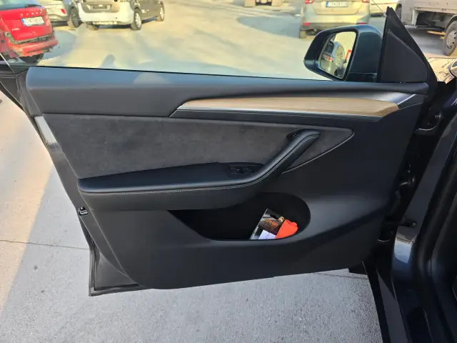 Tesla po čistení, fotka 10
