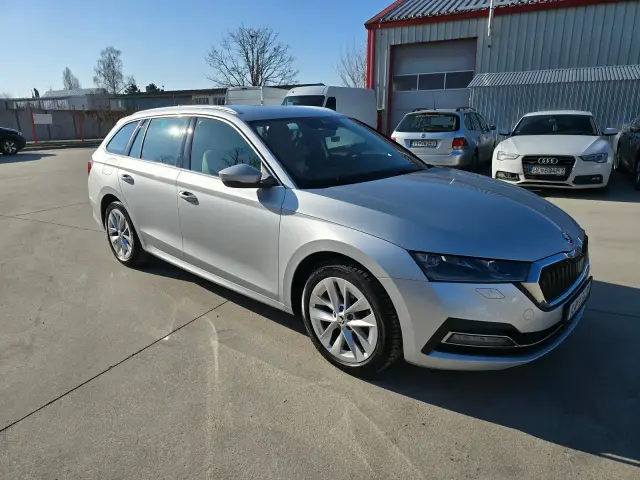 Škoda Octavia po čistení, fotka 3
