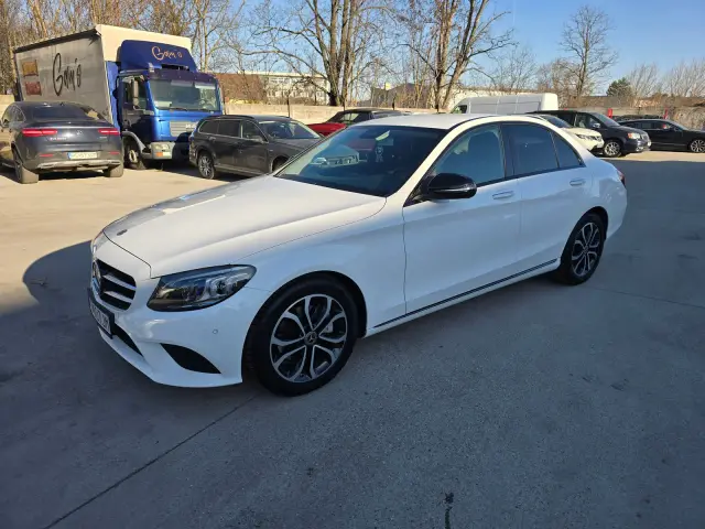 Mercedes C220 po čistení, fotka 2